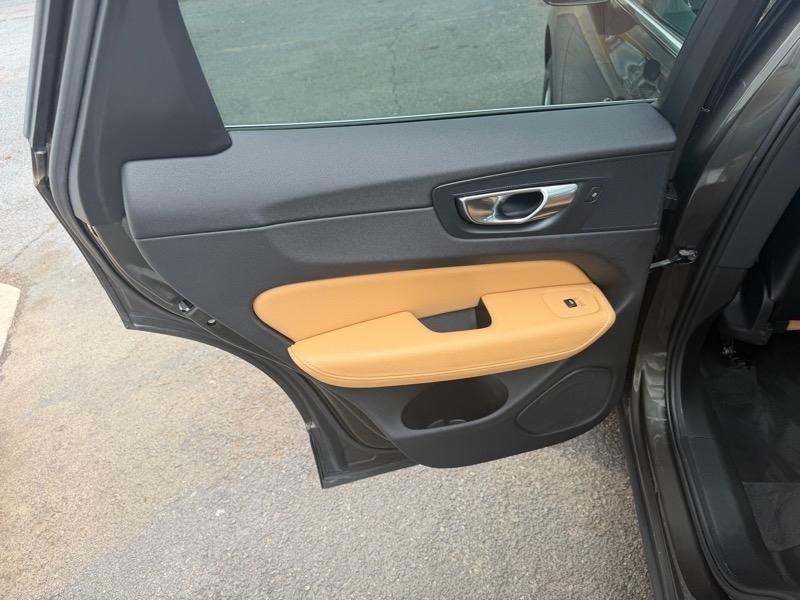 Volvo XC60 T5 Momentum AWD 2018