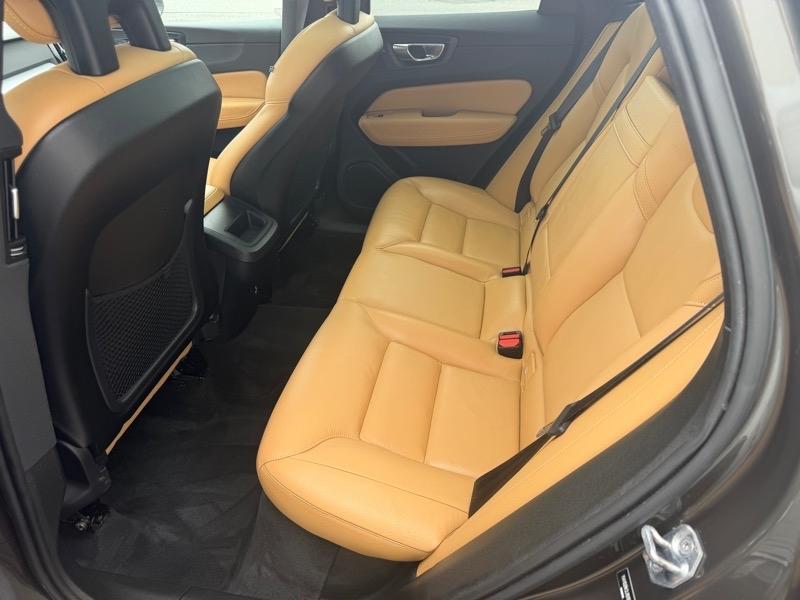 Volvo XC60 T5 Momentum AWD 2018