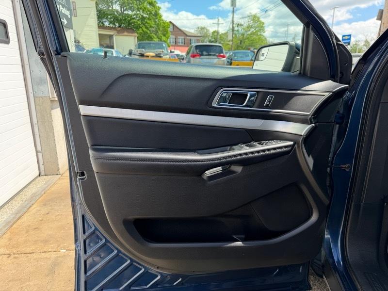 Ford Explorer XLT 4WD 2017