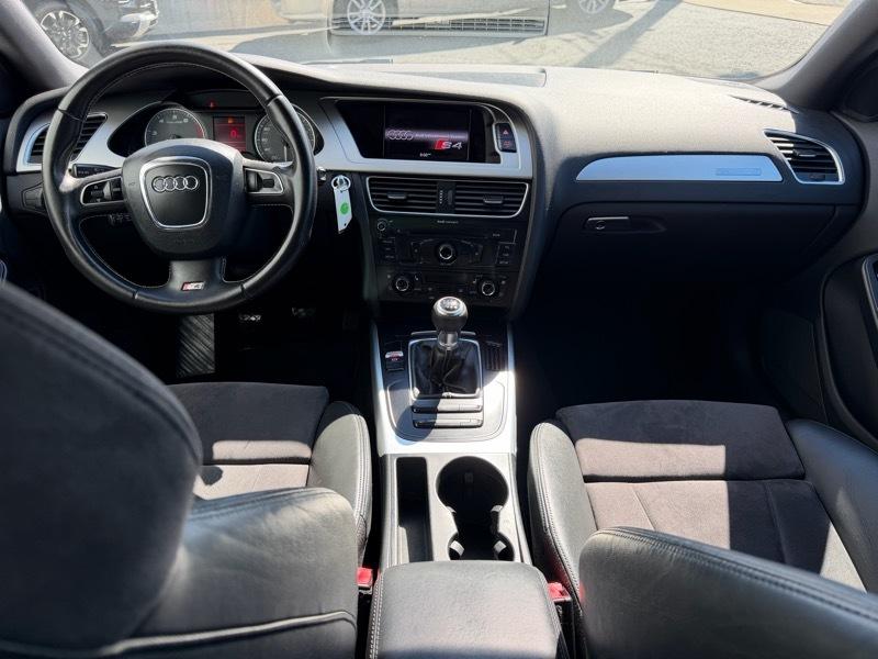 Audi S4 Sedan quattro 2011