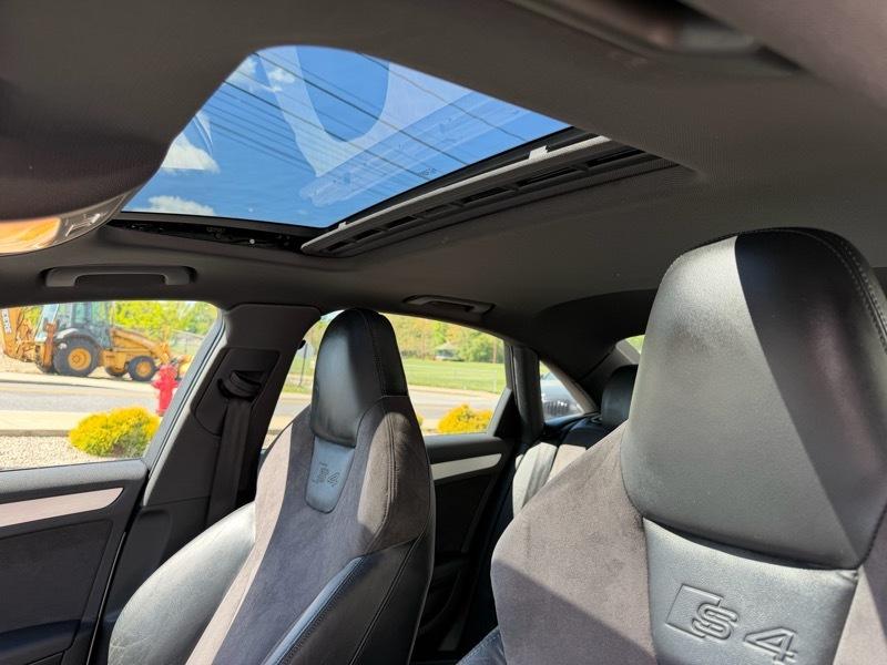 Audi S4 Sedan quattro 2011