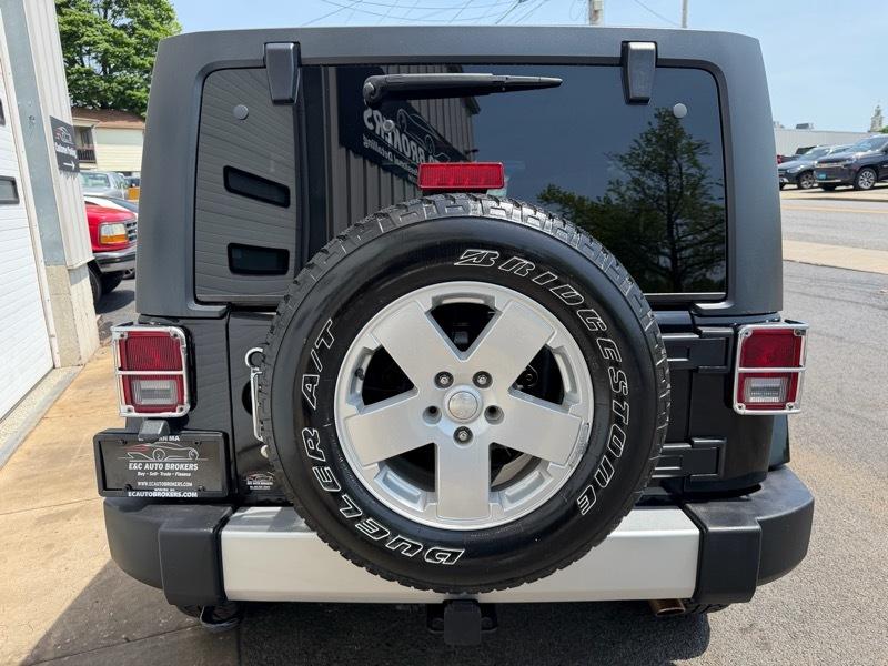 Jeep Wrangler Unlimited Sahara 4WD 2011
