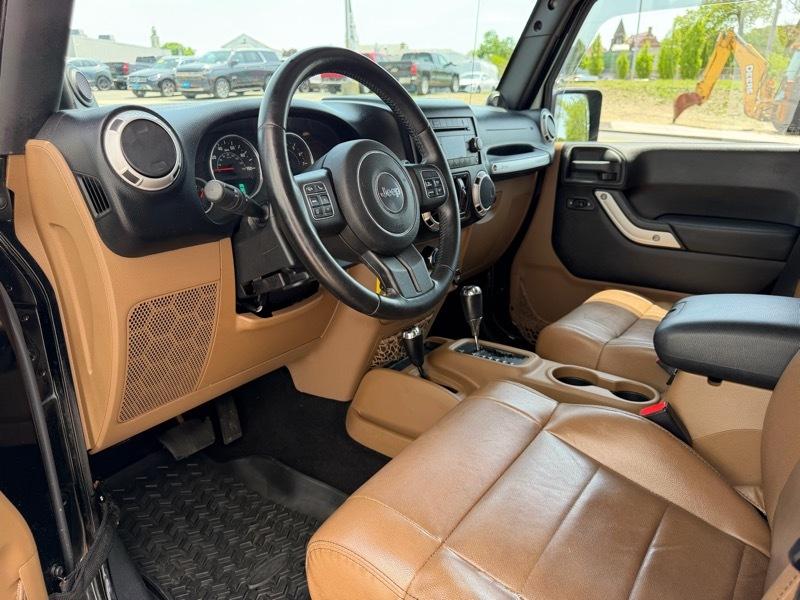 Jeep Wrangler Unlimited Sahara 4WD 2011