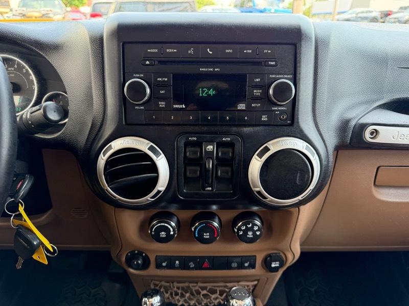 Jeep Wrangler Unlimited Sahara 4WD 2011