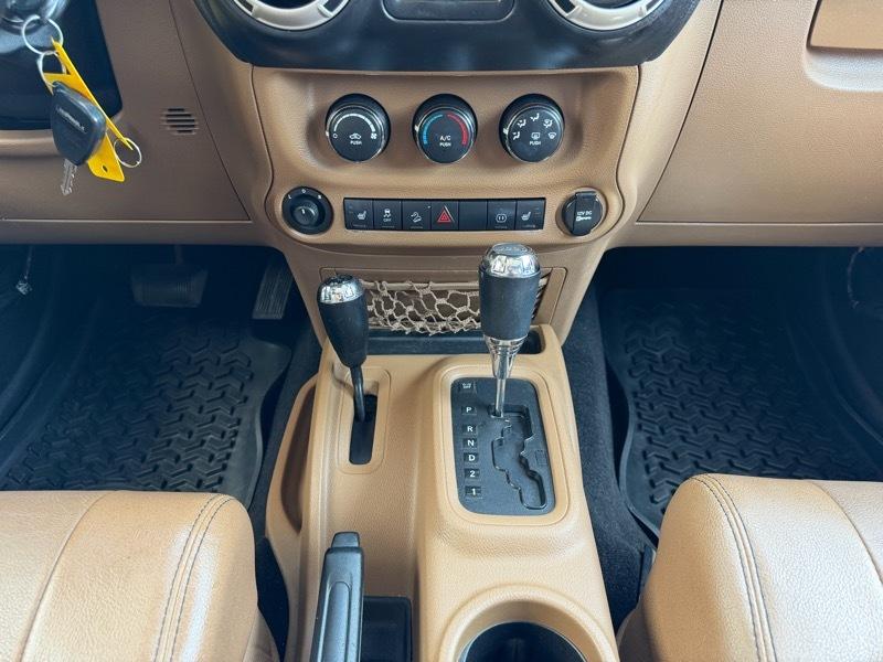 Jeep Wrangler Unlimited Sahara 4WD 2011