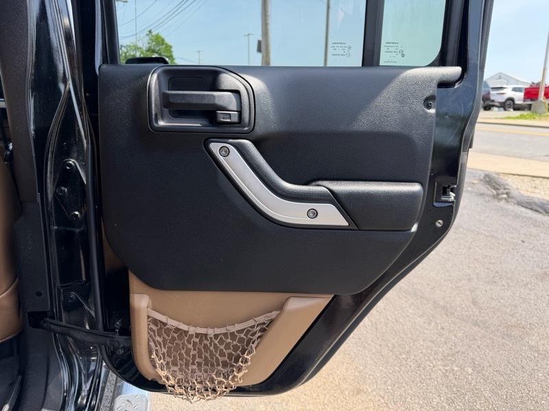 Jeep Wrangler Unlimited Sahara 4WD 2011