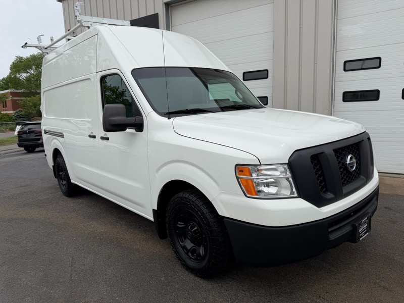 Nissan NV Cargo 2500 HD S V6 High Roof 2014