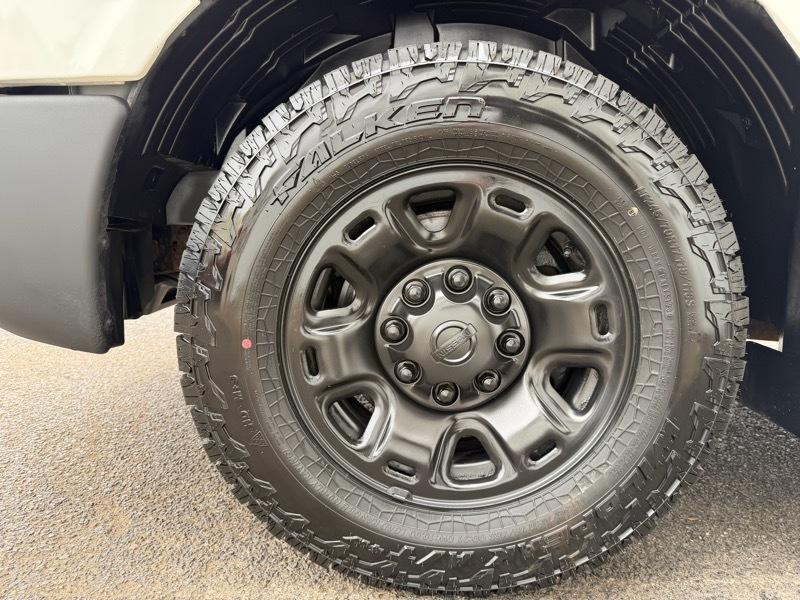 Nissan NV Cargo 2500 HD S V6 High Roof 2014