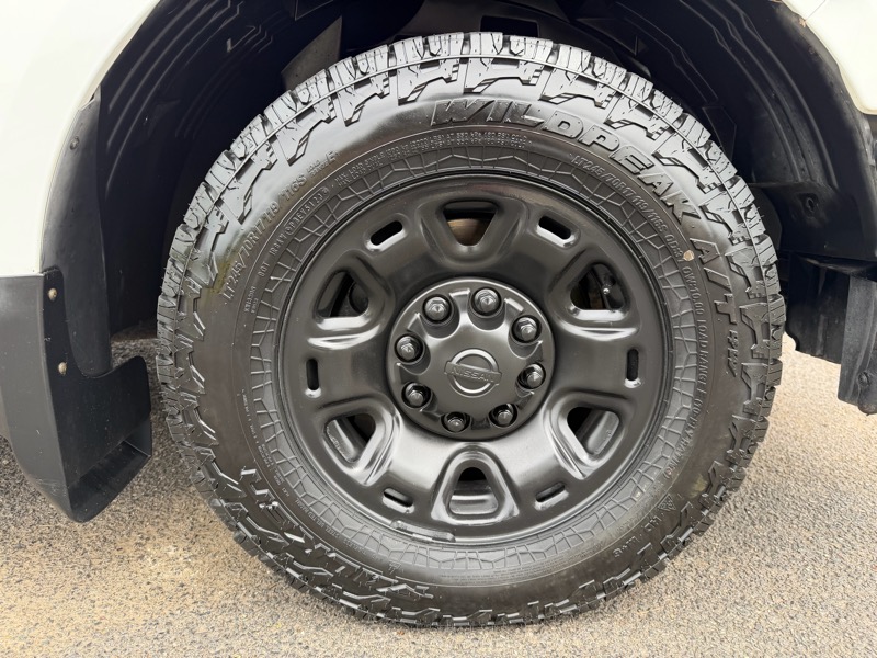 Nissan NV Cargo 2500 HD S V6 High Roof 2014