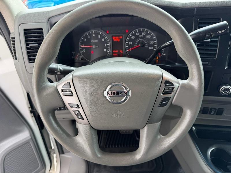 Nissan NV Cargo 2500 HD S V6 High Roof 2014