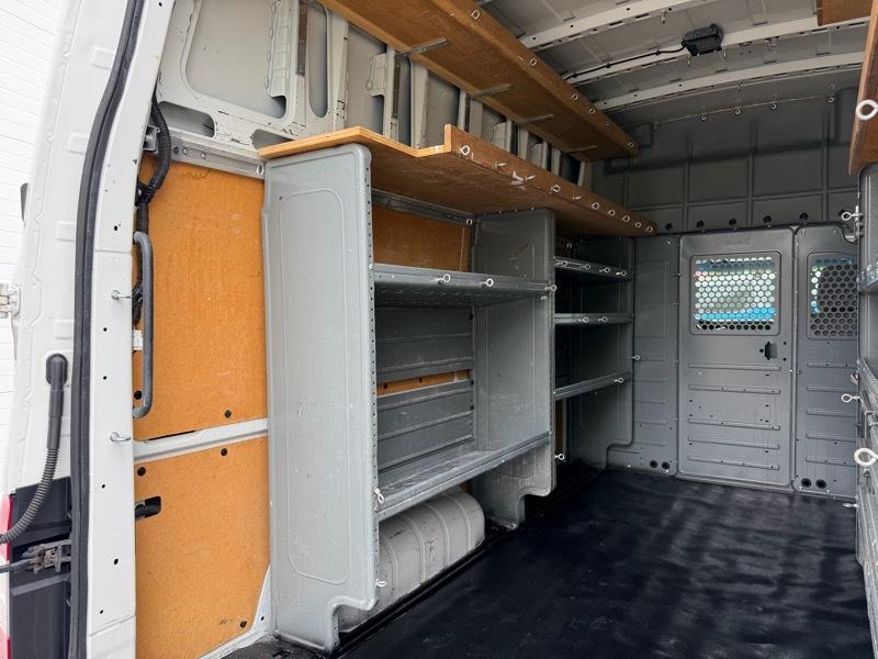 Nissan NV Cargo 2500 HD S V6 High Roof 2014