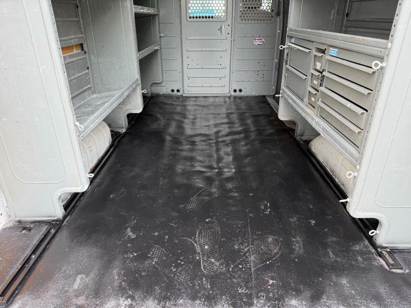 Nissan NV Cargo 2500 HD S V6 High Roof 2014