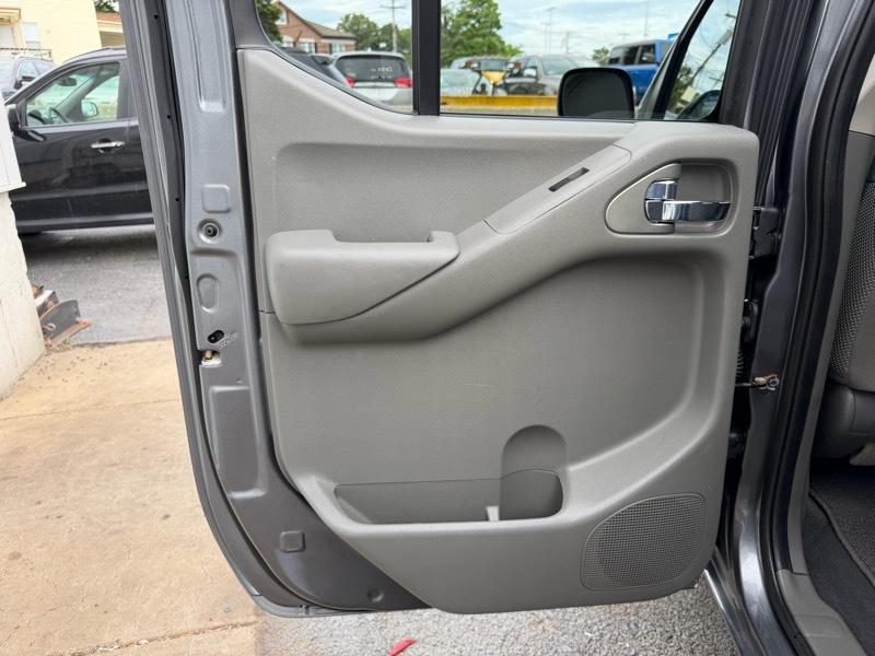 Nissan Frontier SV Crew Cab 4WD 2019