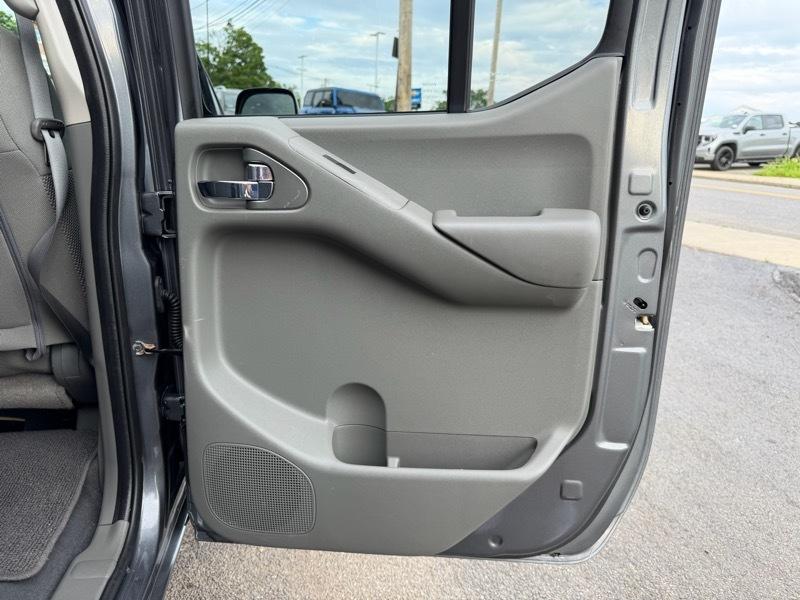 Nissan Frontier SV Crew Cab 4WD 2019
