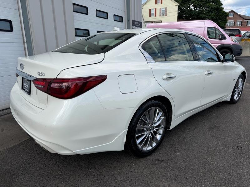 Infiniti Q50 3.0t LUXE AWD 2019