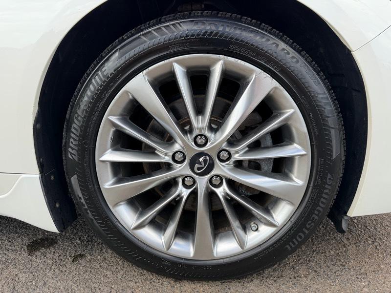 Infiniti Q50 3.0t LUXE AWD 2019