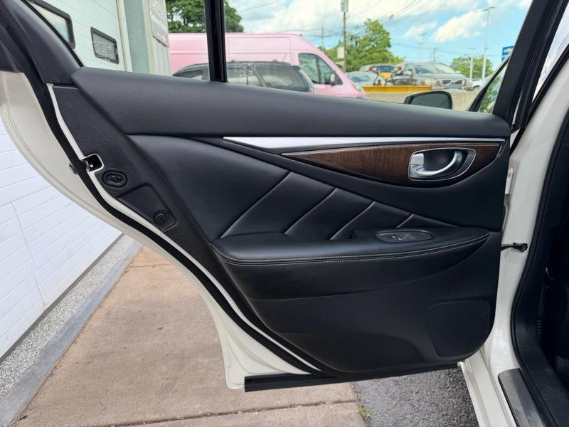 Infiniti Q50 3.0t LUXE AWD 2019