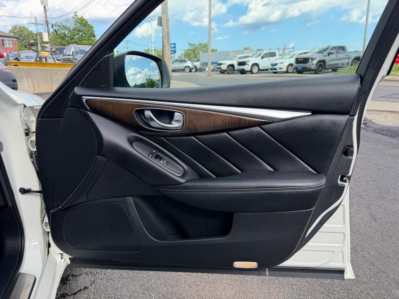 Infiniti Q50 3.0t LUXE AWD 2019