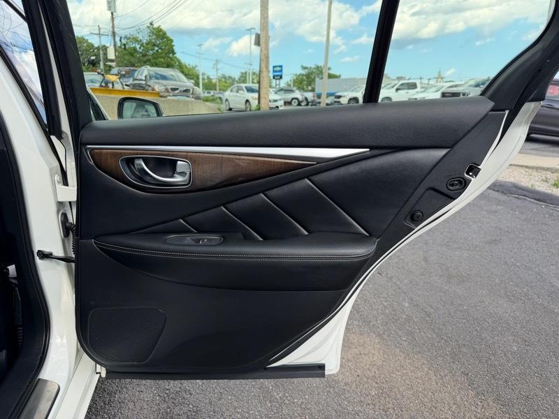 Infiniti Q50 3.0t LUXE AWD 2019