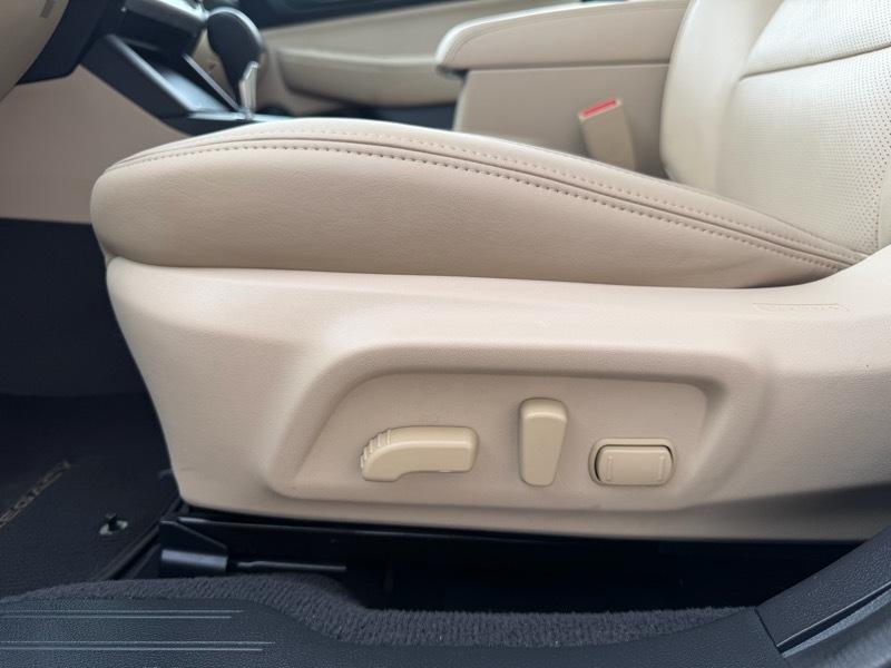 Subaru Legacy 3.6R Limited 2015