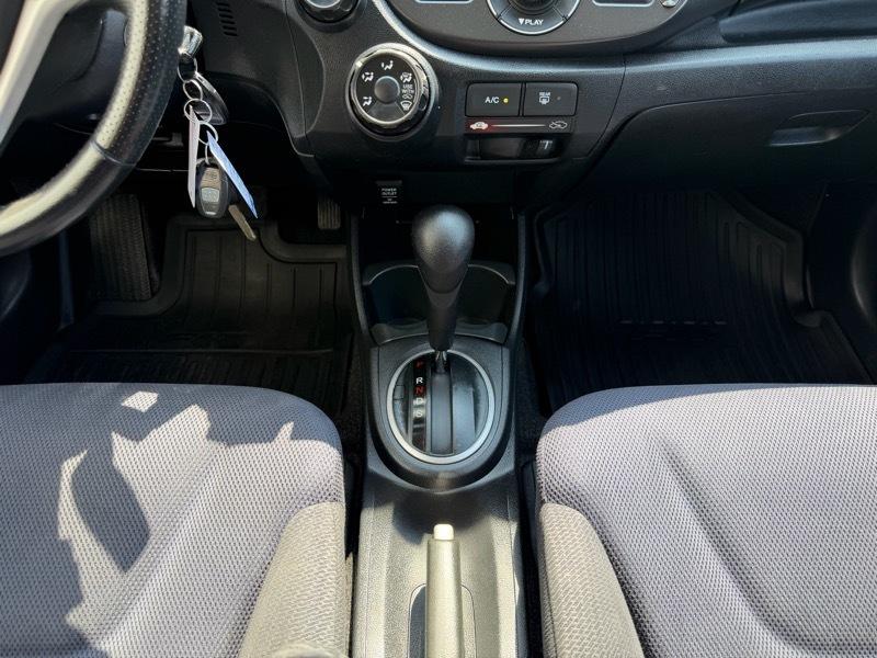 Honda Fit Sport 5-Speed AT 2012