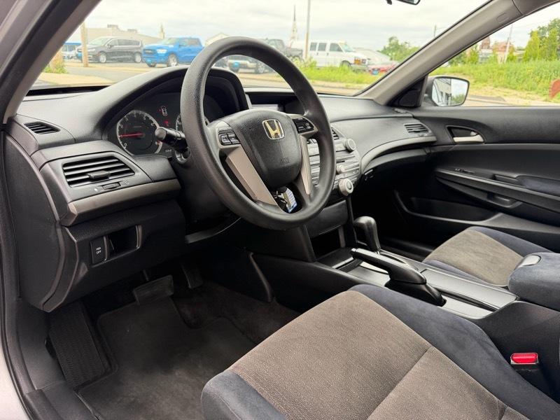 Honda Accord LX sedan AT 2010