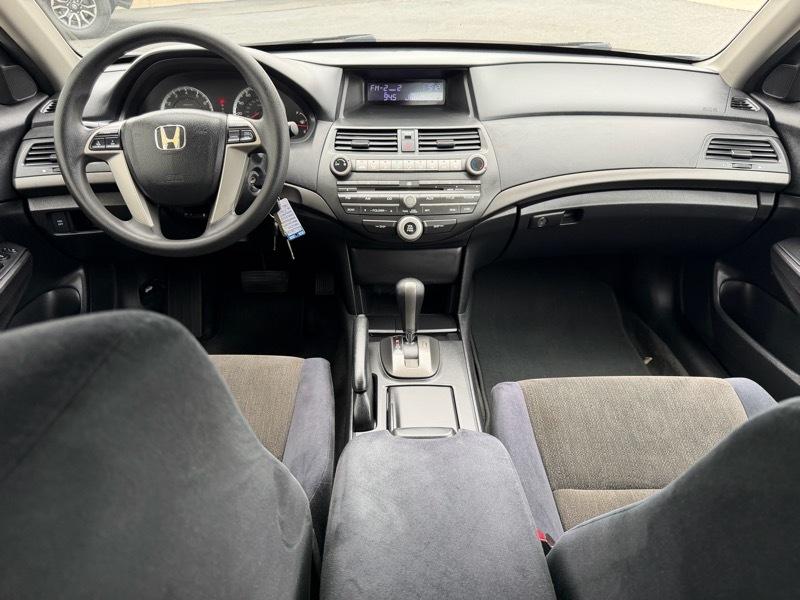 Honda Accord LX sedan AT 2010