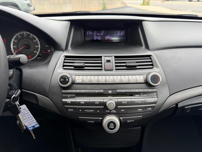 Honda Accord LX sedan AT 2010