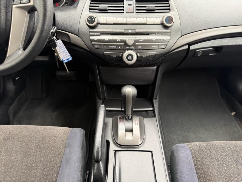 Honda Accord LX sedan AT 2010
