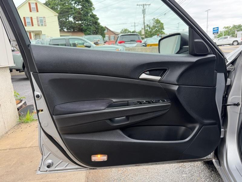 Honda Accord LX sedan AT 2010