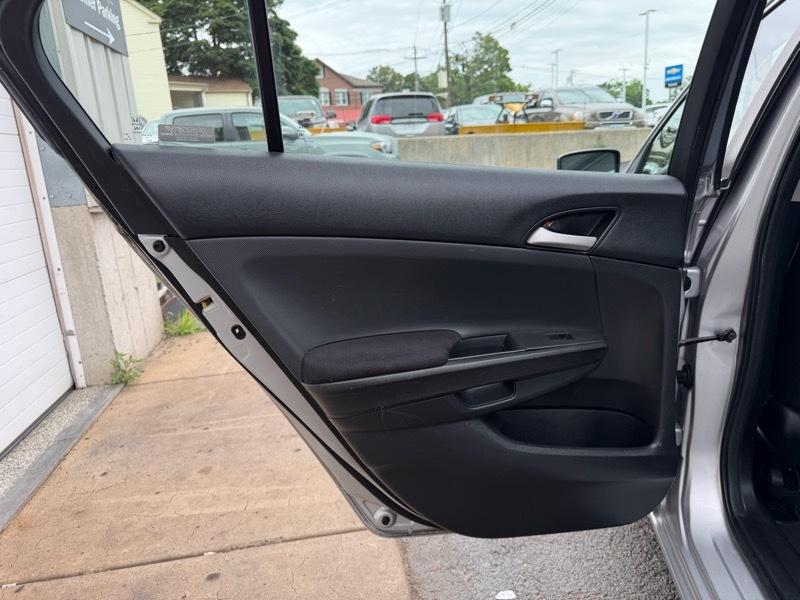 Honda Accord LX sedan AT 2010
