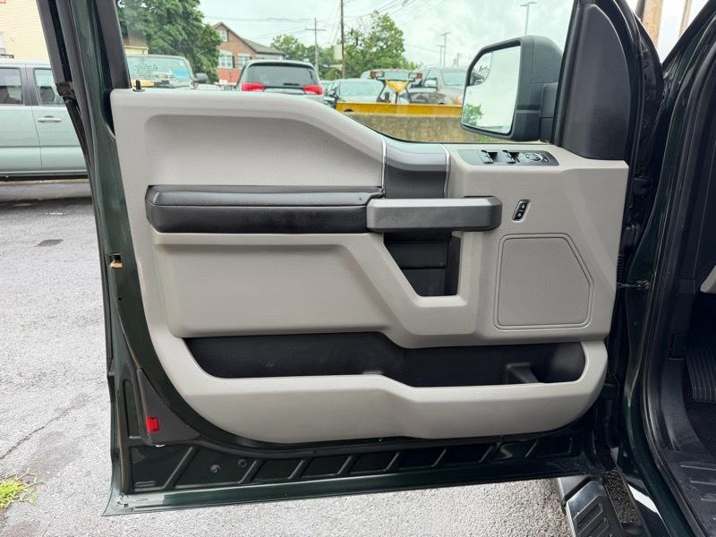 Ford F-150 XLT SuperCab 4WD 2016