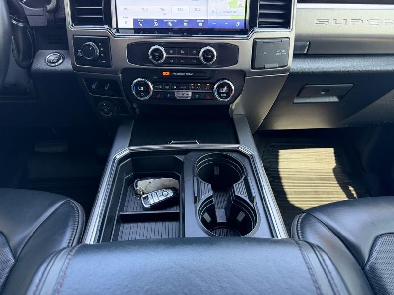 Ford F-350 SD Platinum Crew Cab 4WD 2022