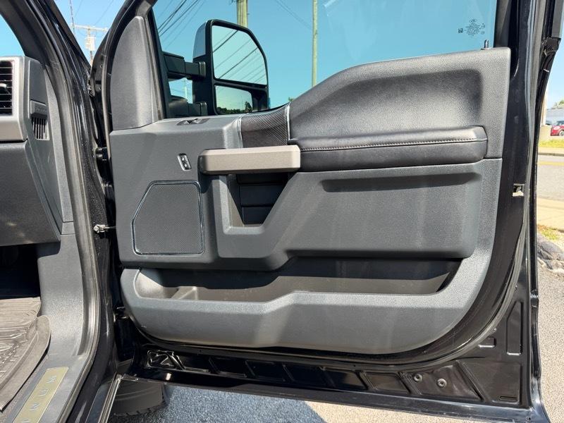 Ford F-350 SD Platinum Crew Cab 4WD 2022