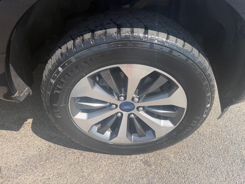 Ford F-150 4WD SuperCrew 145" STX 2019
