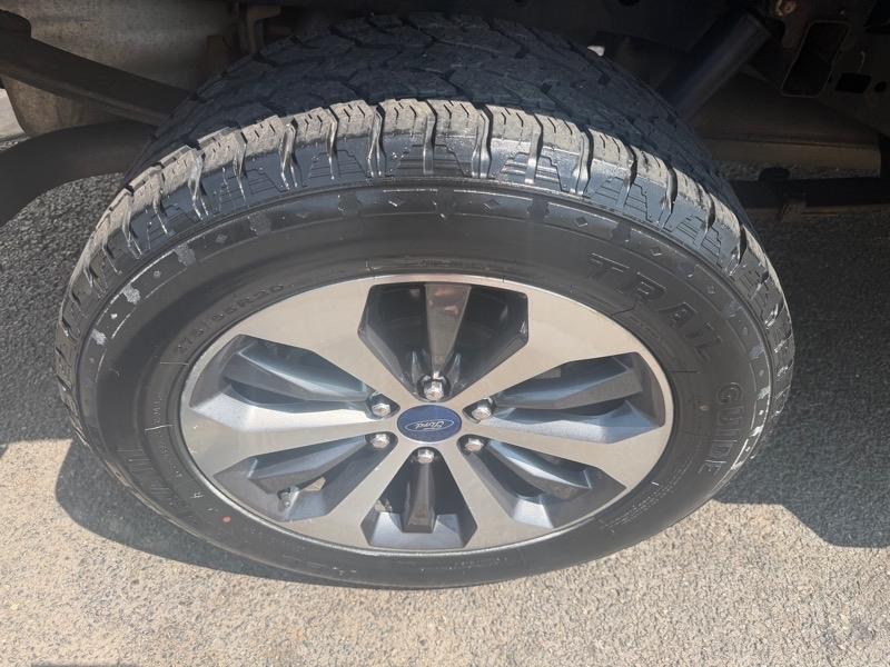 Ford F-150 4WD SuperCrew 145" STX 2019