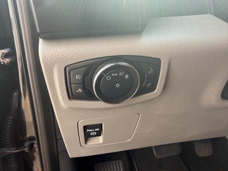 Ford F-150 4WD SuperCrew 145" STX 2019