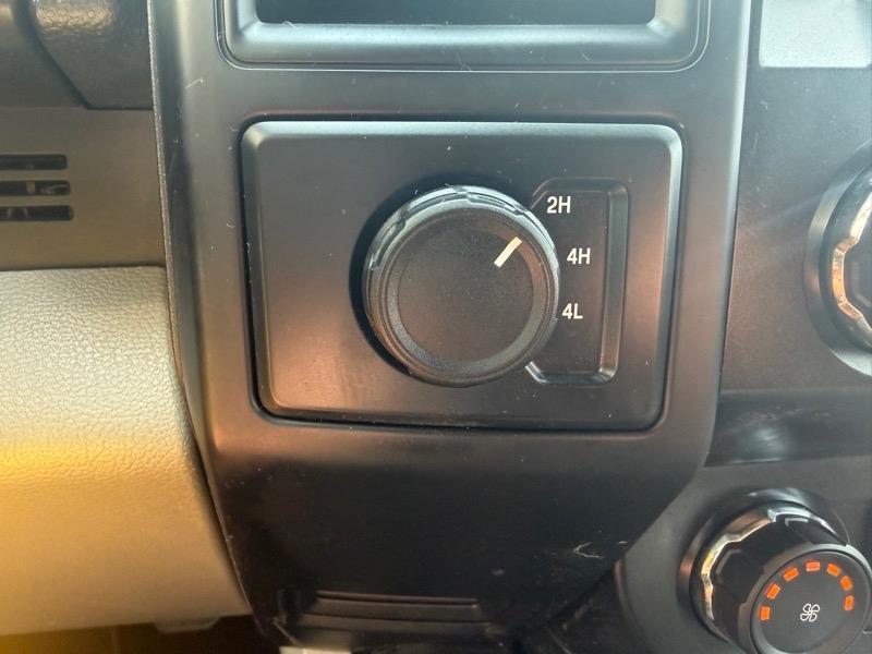 Ford F-150 4WD SuperCrew 145" STX 2019