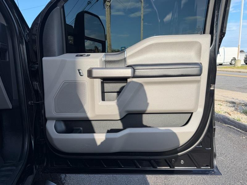 Ford F-250 SD XLT Crew Cab 4WD 2019