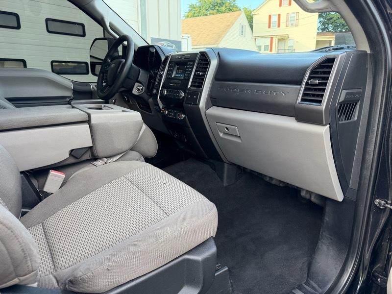 Ford F-250 SD XLT Crew Cab 4WD 2019