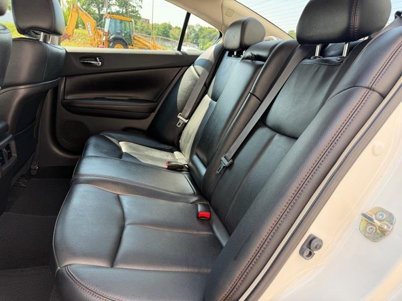Nissan Maxima SV 2013