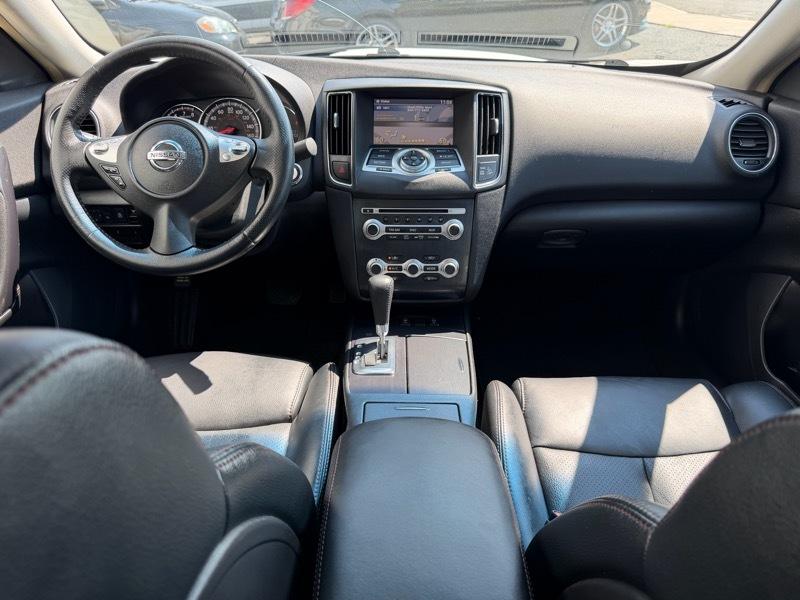 Nissan Maxima SV 2013