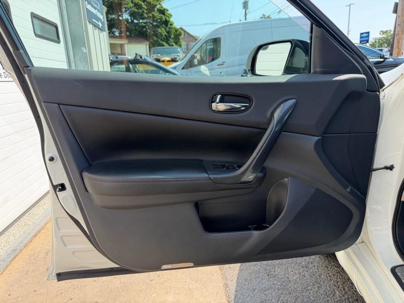 Nissan Maxima SV 2013
