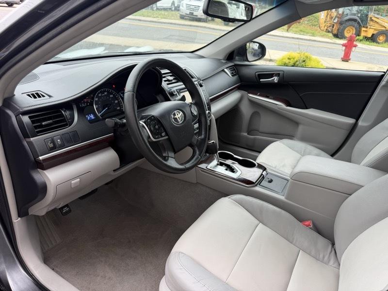 Toyota Camry XLE V6 2014