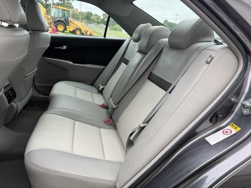 Toyota Camry XLE V6 2014