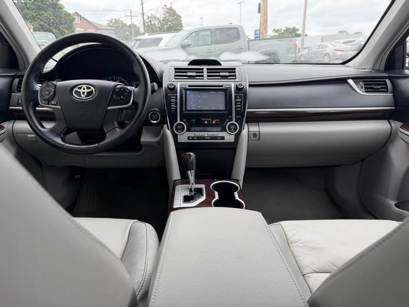 Toyota Camry XLE V6 2014