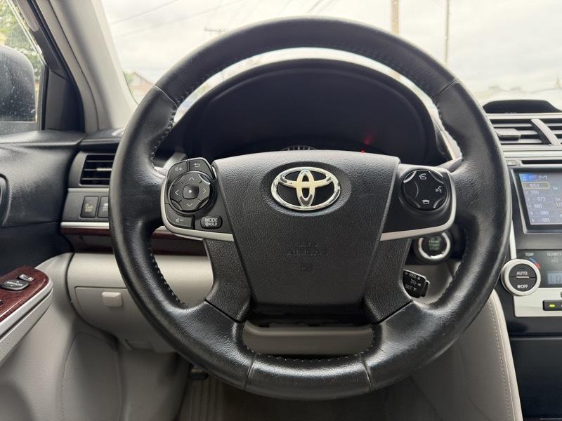 Toyota Camry XLE V6 2014