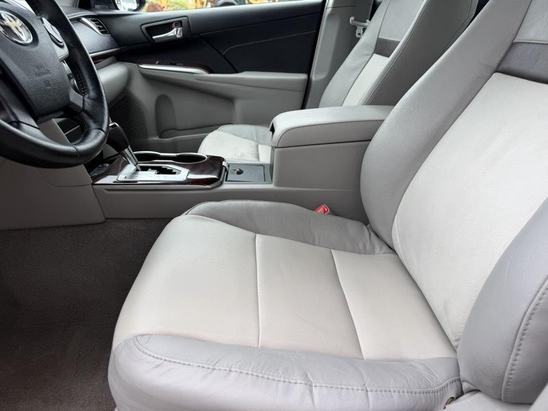 Toyota Camry XLE V6 2014