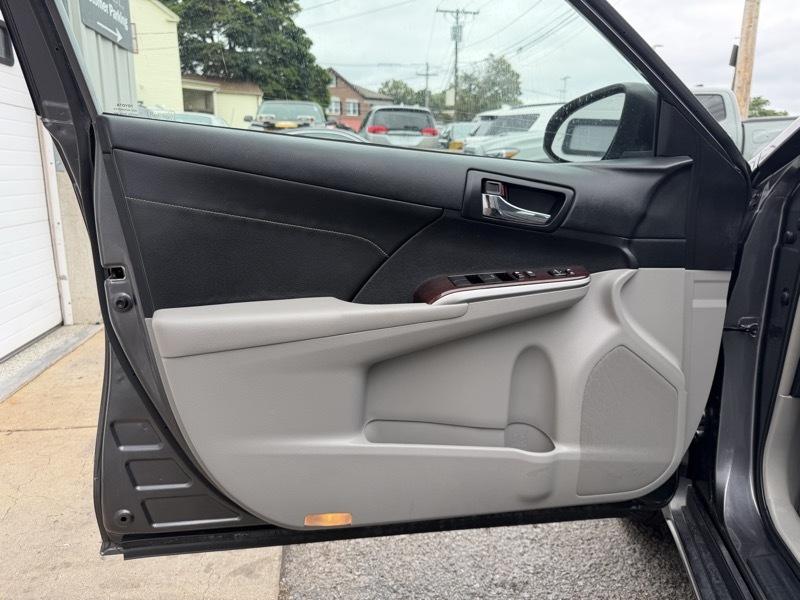 Toyota Camry XLE V6 2014