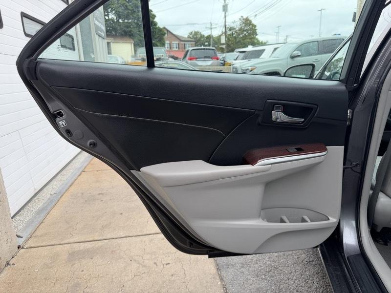 Toyota Camry XLE V6 2014
